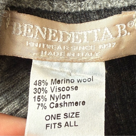 Benedetta B. Knit Merino Wool & Cashmere Blend Cape Sweater O/S - Picture 4 of 6